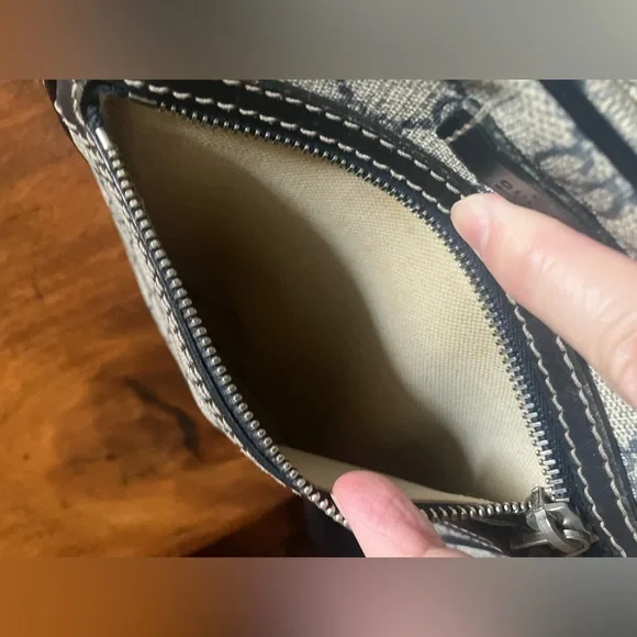 Authentic Gucci Supreme Dark Navy Crossbody bag - Picture 13 of 15